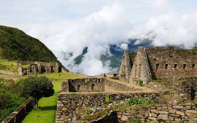 Tour to CHOQUEQUIRAO Y CUSCO LA GRAN AVENTURA